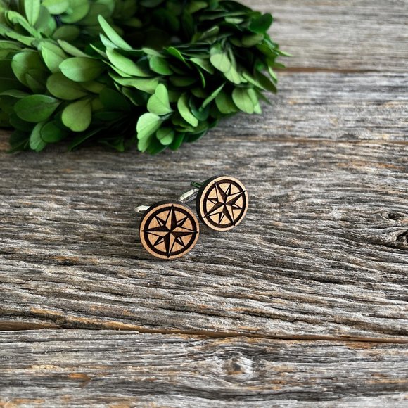 Wood cuff links, personalized, gift for guys, dads, groomsmen, unique cufflinks - Picture 1 of 2